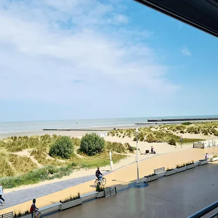 In With Stunning Sea Views, Cleaning Included